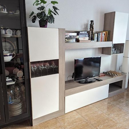 Vivienda Compartida Con Ambiente Familiar Apartment Sesena Ngoại thất bức ảnh